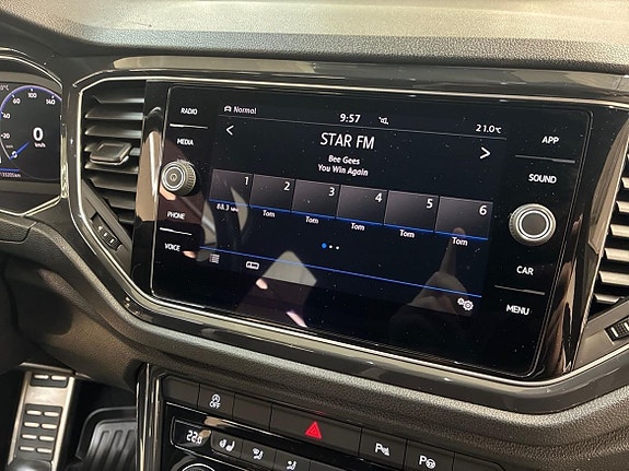 Volkswagen T-Roc 17 of 25