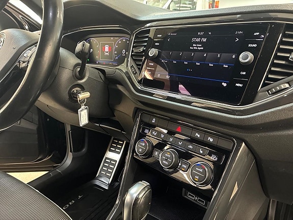 Volkswagen T-Roc 15 of 25