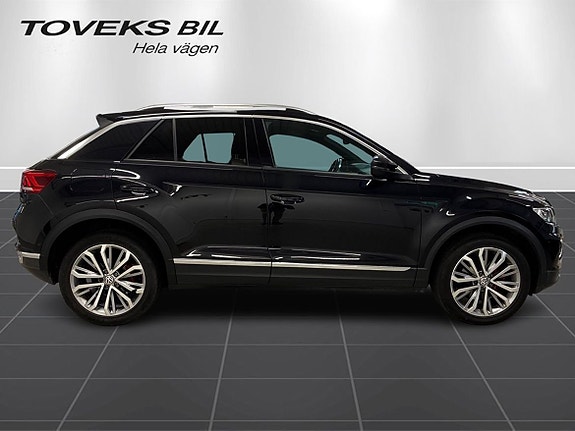 Volkswagen T-Roc 2 of 25