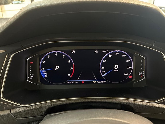Volkswagen T-Roc 20 of 25