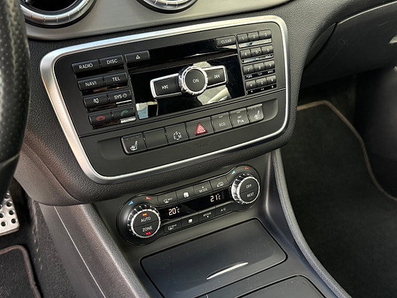 Mercedes-Benz CLA220 13 of 19
