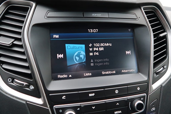 Hyundai Santa Fe 11 of 16