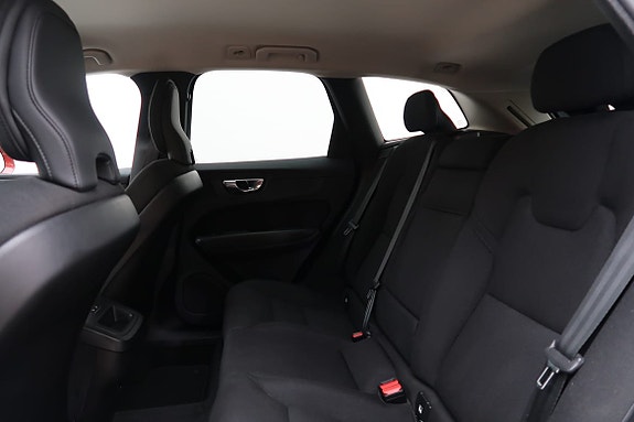 Volvo XC60 5 of 21