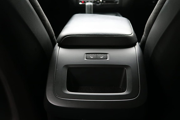 Volvo XC60 8 of 21