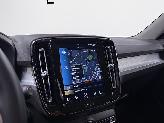 Volvo XC40 11 of 16