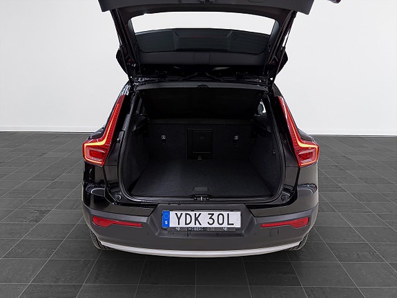 Volvo XC40 15 of 16