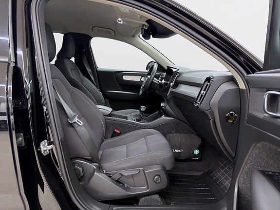 Volvo XC40 14 of 16