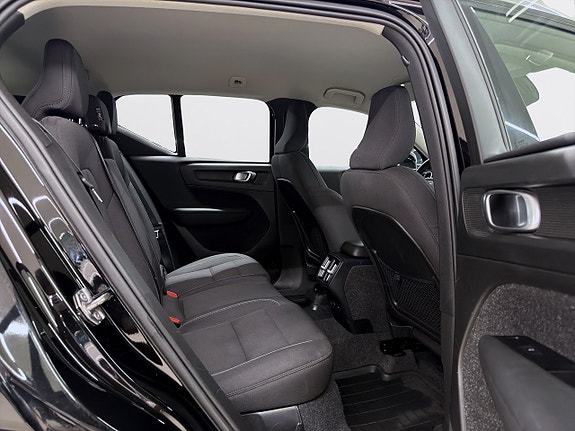 Volvo XC40 9 of 16