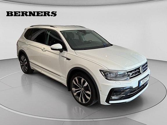 Volkswagen Tiguan Allspace 2 of 15