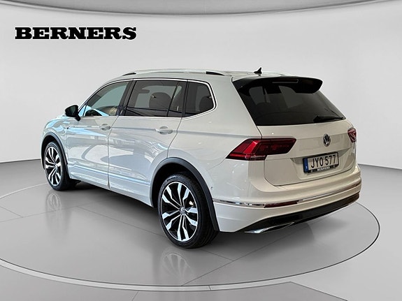 Volkswagen Tiguan Allspace 2 of 14