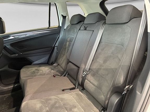 Volkswagen Tiguan Allspace 10 of 14