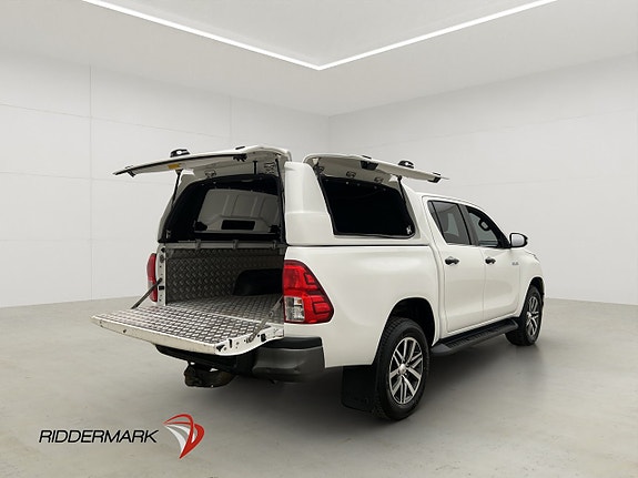 Toyota HiLux 14 of 30