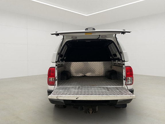 Toyota HiLux 16 of 30