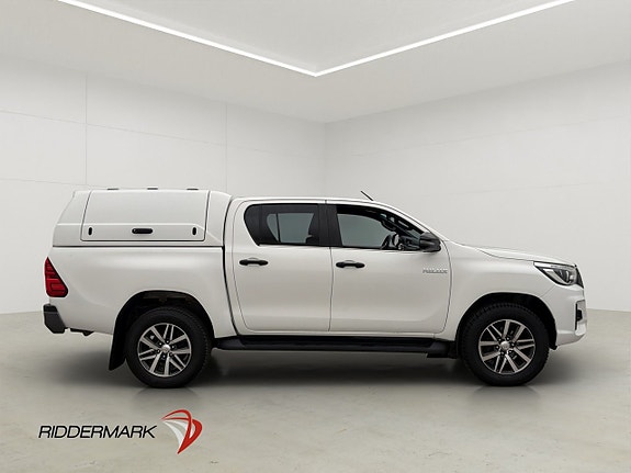 Toyota HiLux 2 of 30