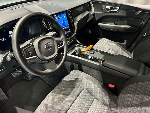 Volvo XC60 9 of 19