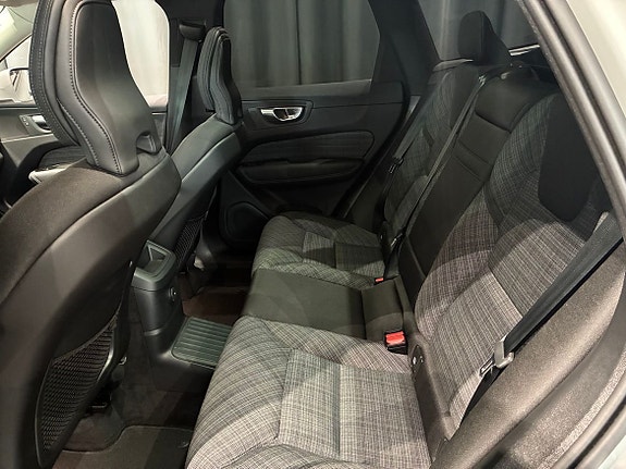 Volvo XC60 11 of 19