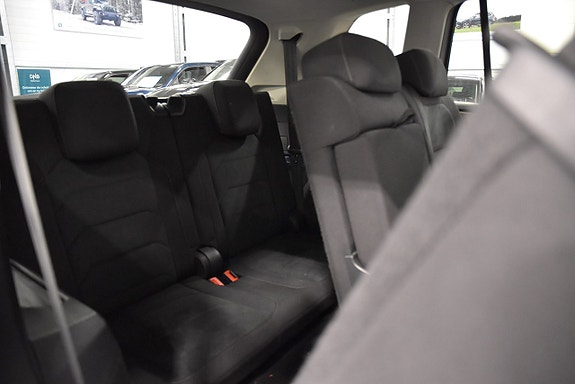 Volkswagen Tiguan Allspace 14 of 24