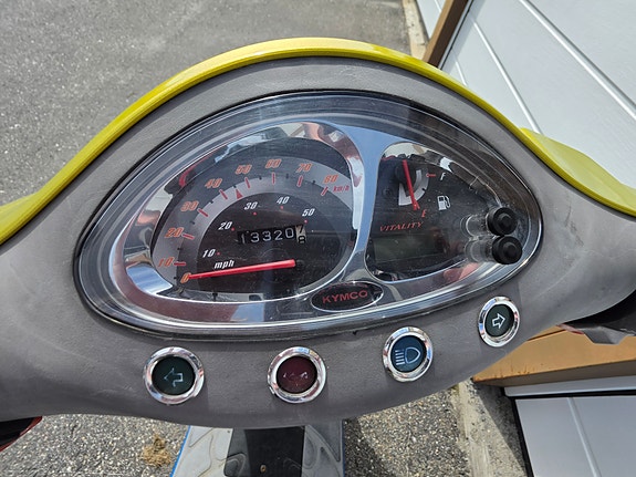 Kymco Vitality Sport 4 of 5