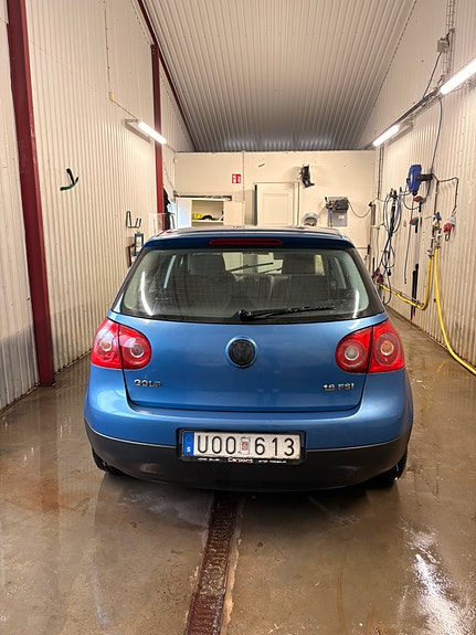 Volkswagen Golf V 3 of 8