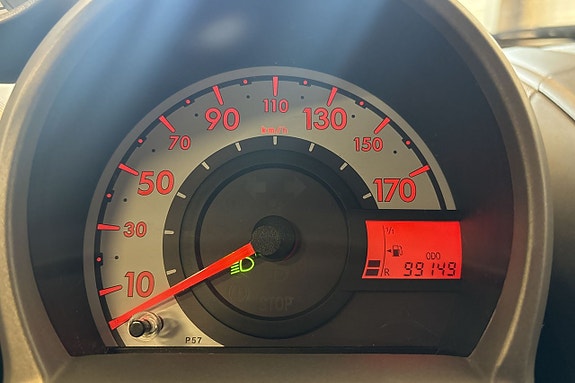 Toyota Aygo 12 of 16