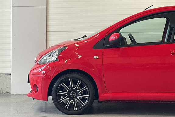 Toyota Aygo 5 of 16