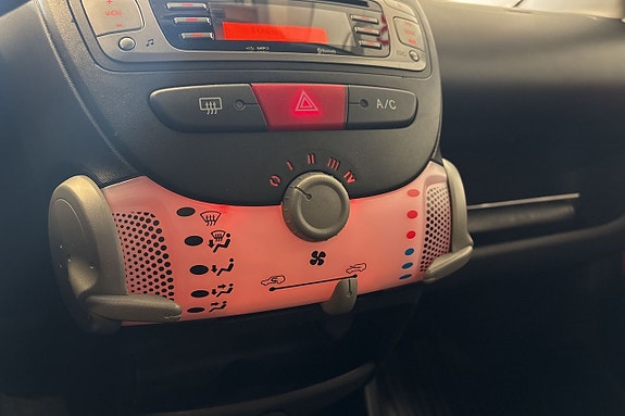 Toyota Aygo 14 of 16