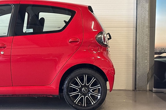 Toyota Aygo 6 of 16
