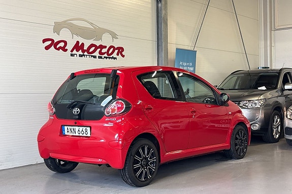 Toyota Aygo 7 of 16