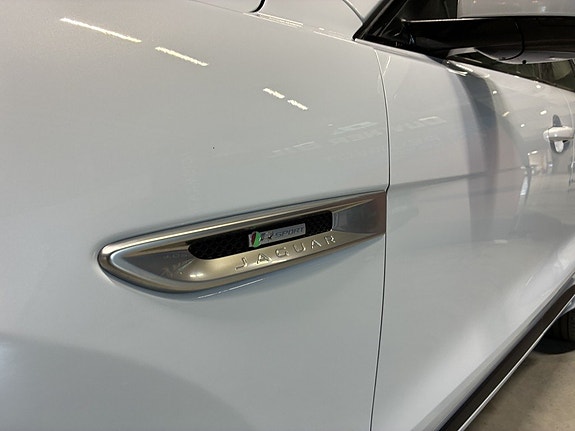 Jaguar F-PACE 9 of 26