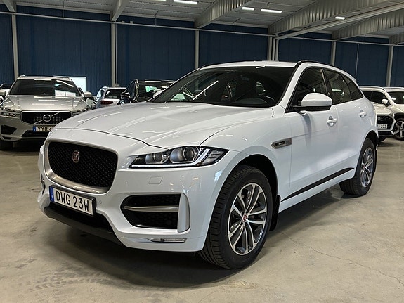 Jaguar F-PACE 8 of 26