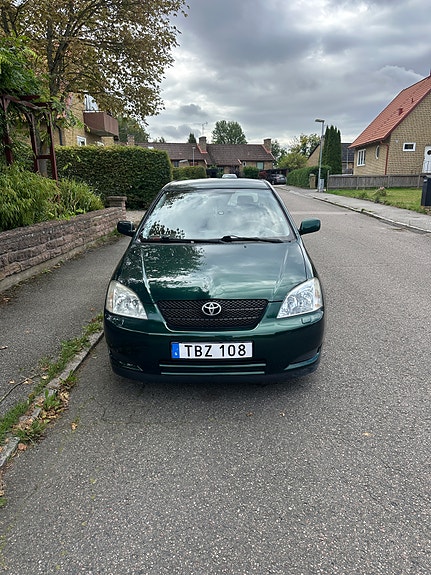 Toyota Corolla 2 of 5