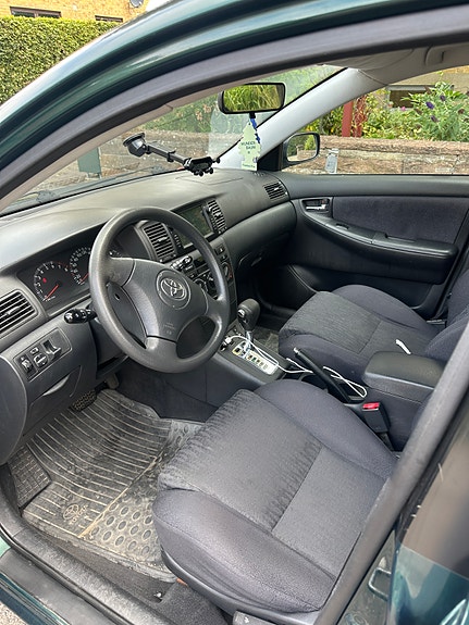 Toyota Corolla 4 of 5