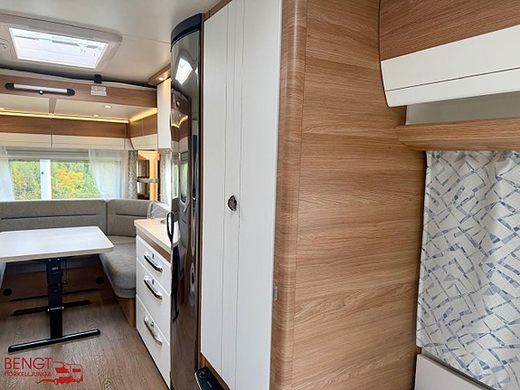 Hobby 515 UHL DE LUXE | Långbäddar | Lufttält | Mover 11 of 21