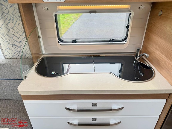 Hobby 515 UHL DE LUXE | Långbäddar | Lufttält | Mover | KAMPANJ 17 of 21