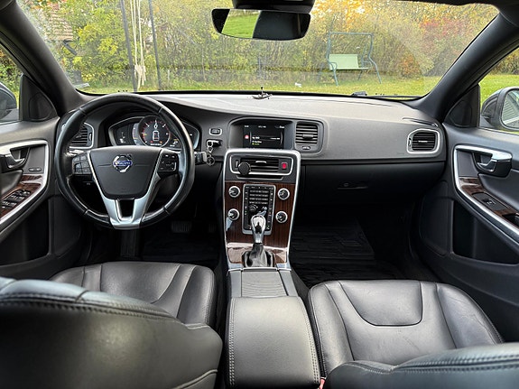 Volvo S60 2 of 10