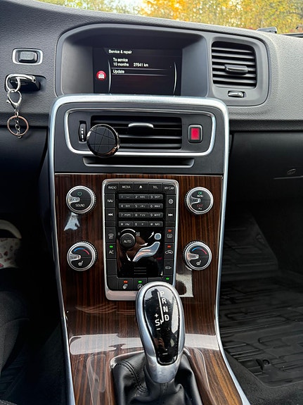 Volvo S60 3 of 10