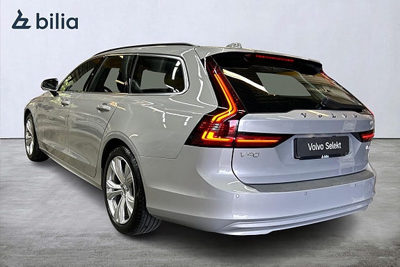 Volvo V90 2 of 24