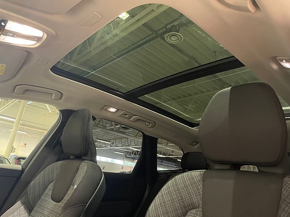 Volvo XC60 14 of 14