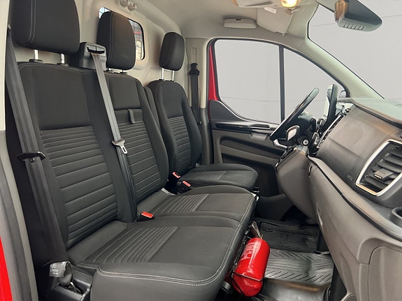 Ford Transit Custom 23 of 30