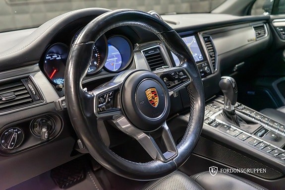 Porsche Macan GTS 20 of 27