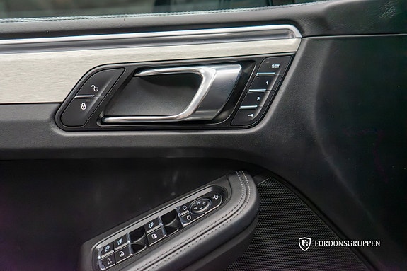 Porsche Macan GTS 14 of 27