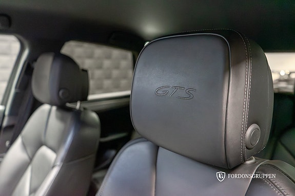 Porsche Macan GTS 17 of 27