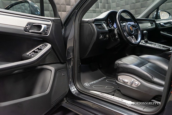 Porsche Macan GTS 13 of 27
