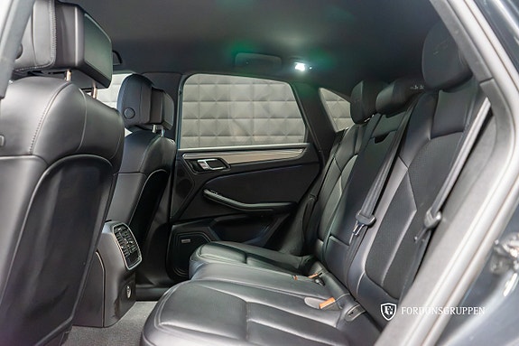 Porsche Macan GTS 27 of 27
