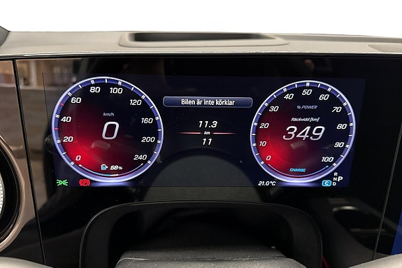 Mercedes-Benz GLB250+ 7 of 14