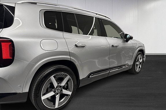 Mercedes-Benz GLB250+ 4 of 14