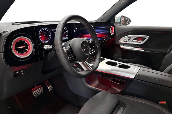 Mercedes-Benz GLB250+ 6 of 14