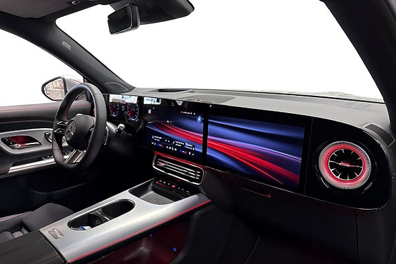 Mercedes-Benz GLB250+ 9 of 14