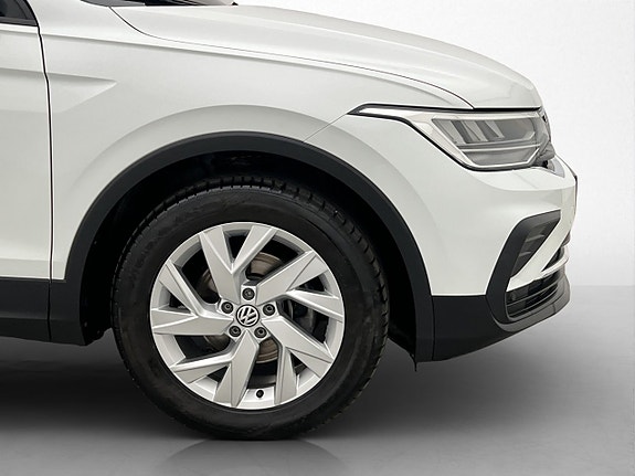 Volkswagen Tiguan 27 of 29