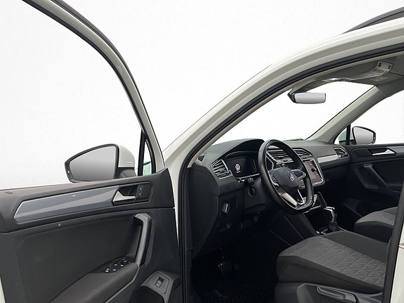 Volkswagen Tiguan 10 of 29